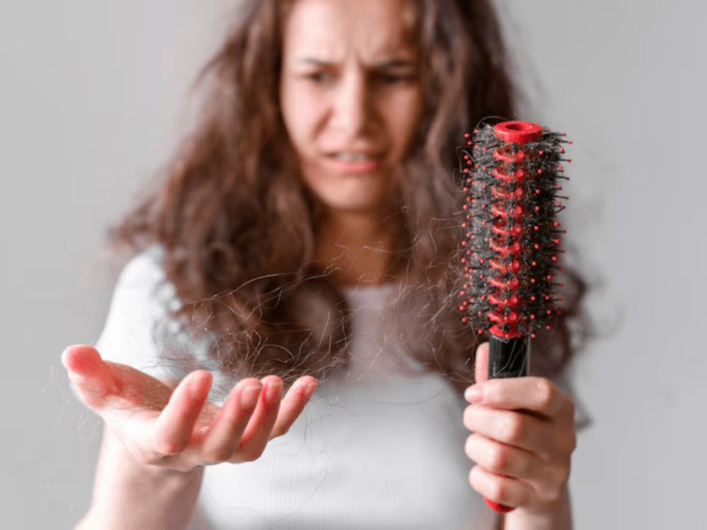 A queda de cabelo na menopausa significa o que?